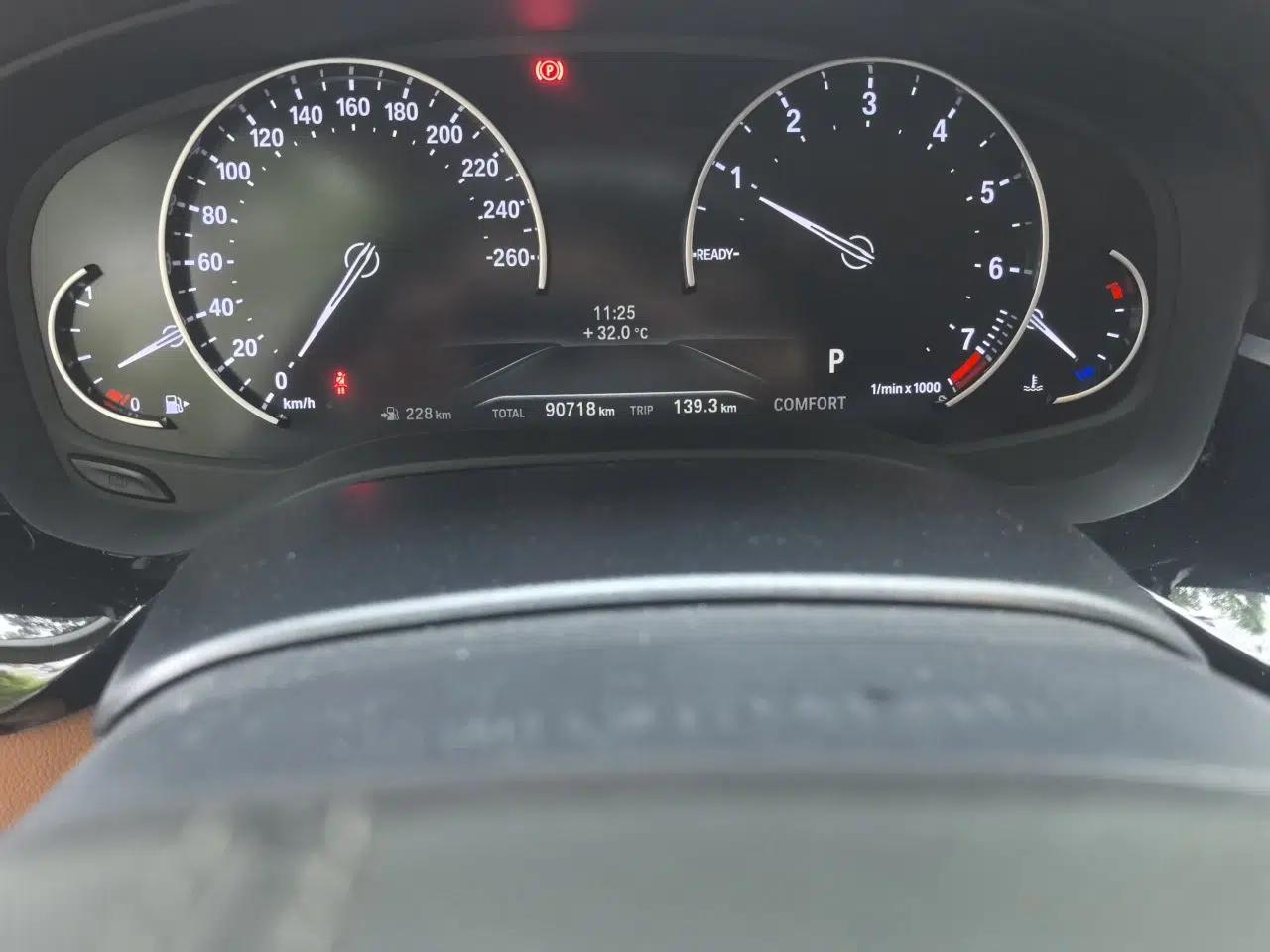 BMW 5 Series 2018 528Li Launch Special Edition — миниатюра 12