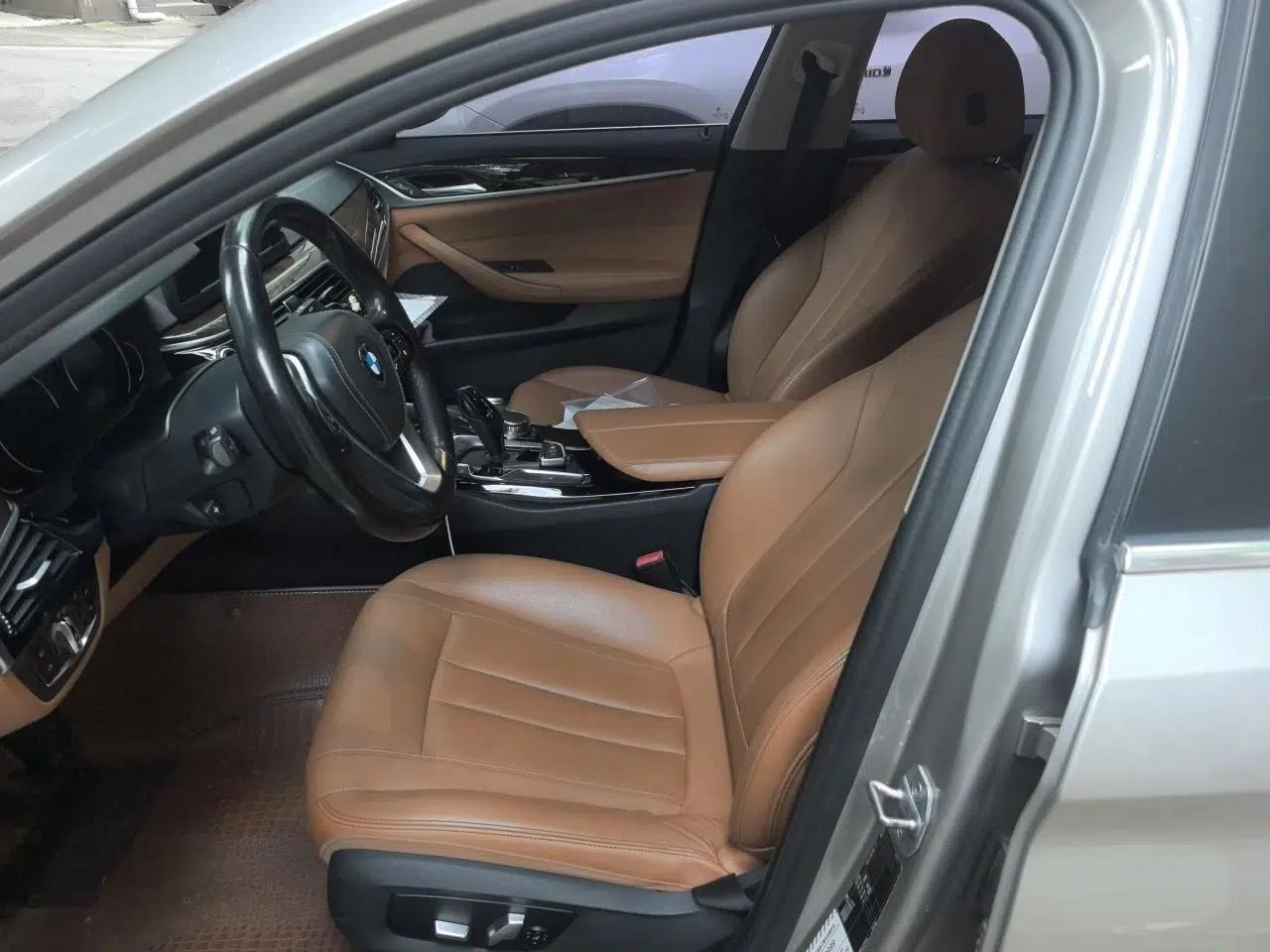 BMW 5 Series 2018 528Li Launch Special Edition — миниатюра 15