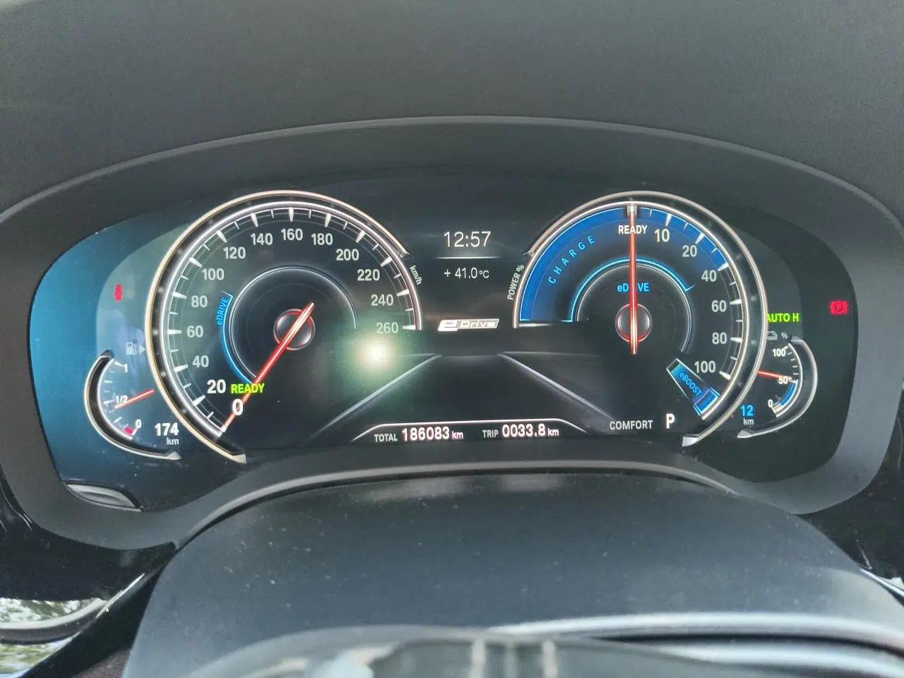 BMW 5 Series New Energy 2019 530Le Luxury Package — миниатюра 11