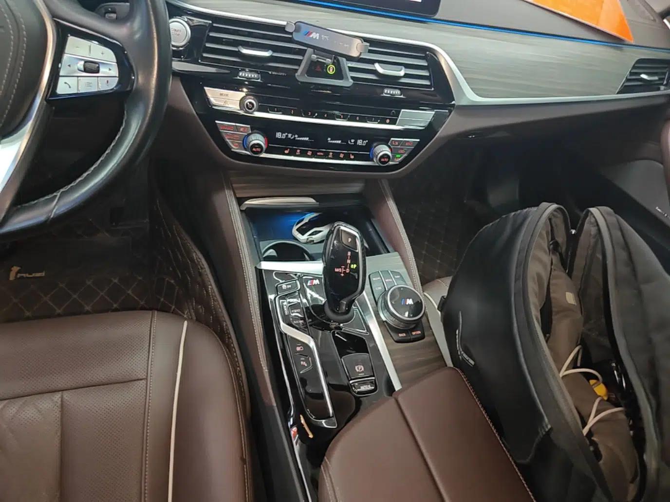 BMW 5 Series New Energy 2021 535Le Luxury Package — миниатюра 21