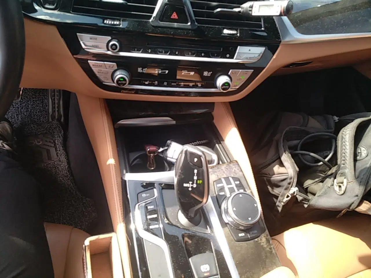 BMW 5 Series 2018 Restyled 530Li Leading Edition M Sport Package — миниатюра 21