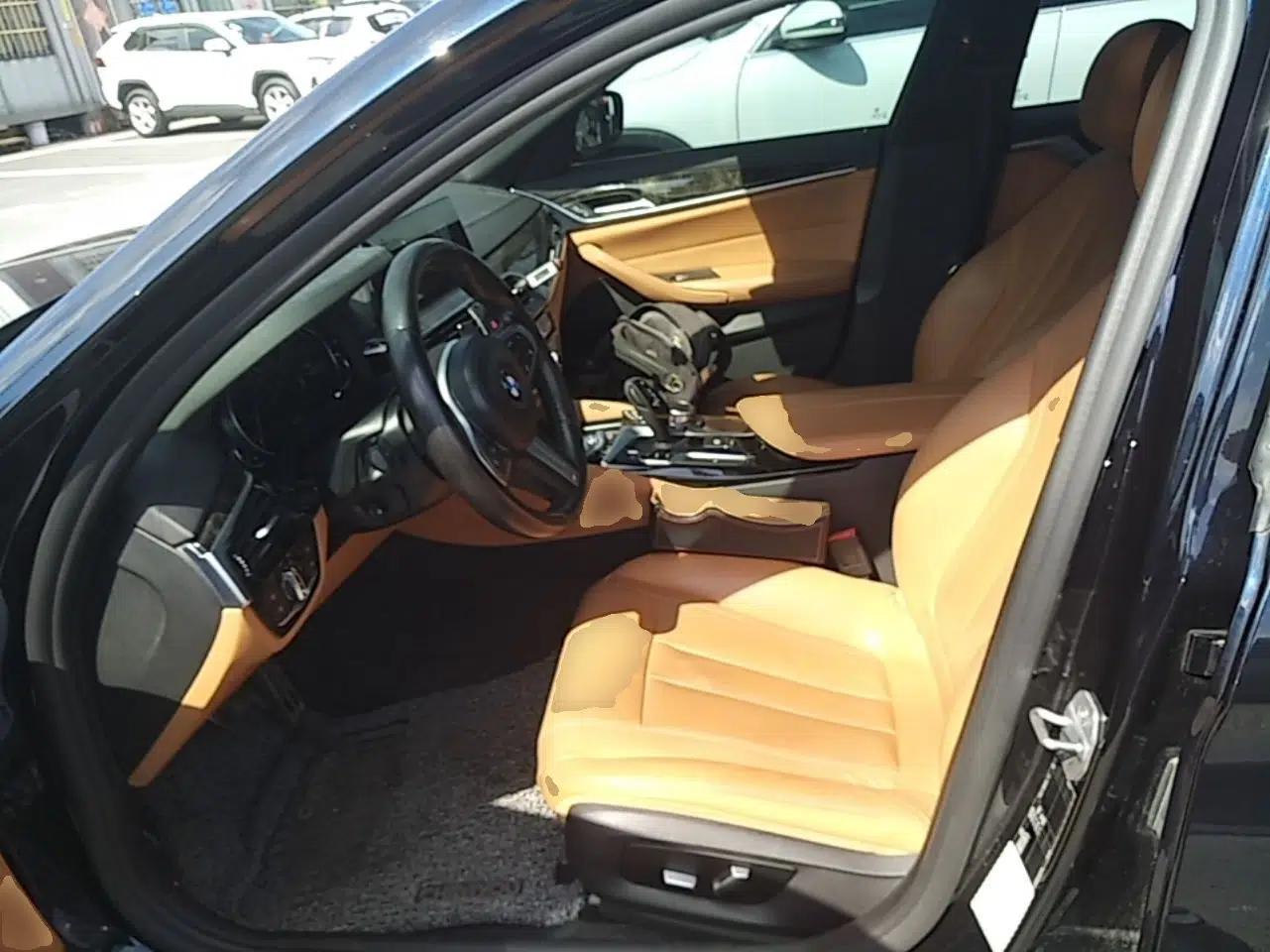 BMW 5 Series 2018 Restyled 530Li Leading Edition M Sport Package — миниатюра 22