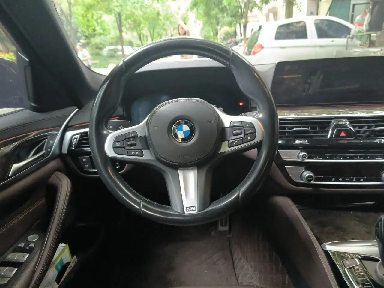 BMW 5 Series 2019 525Li M Sport Package — миниатюра 10