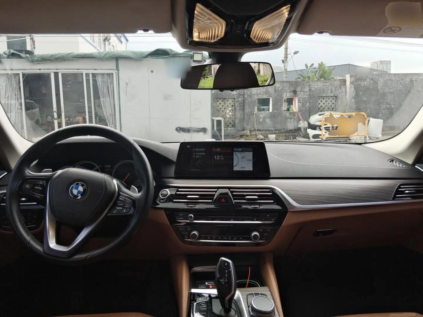 BMW 5 Series 2018 530Li Leading Edition Luxury Package — миниатюра 9