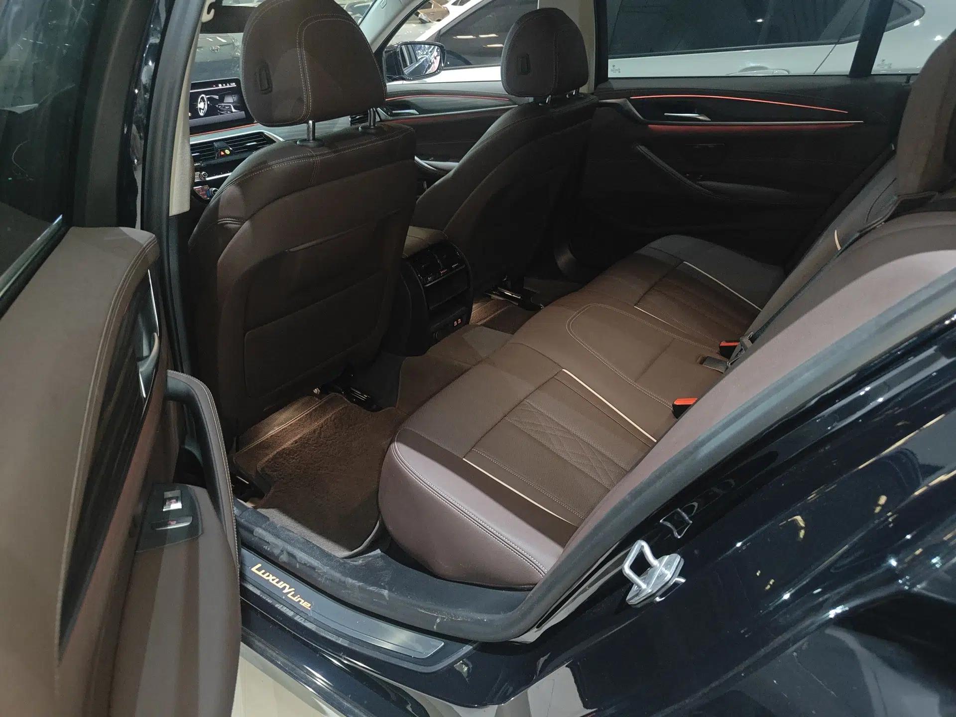 BMW 5 Series 2021 Restyled 530Li Leading Edition Luxury Package — миниатюра 10