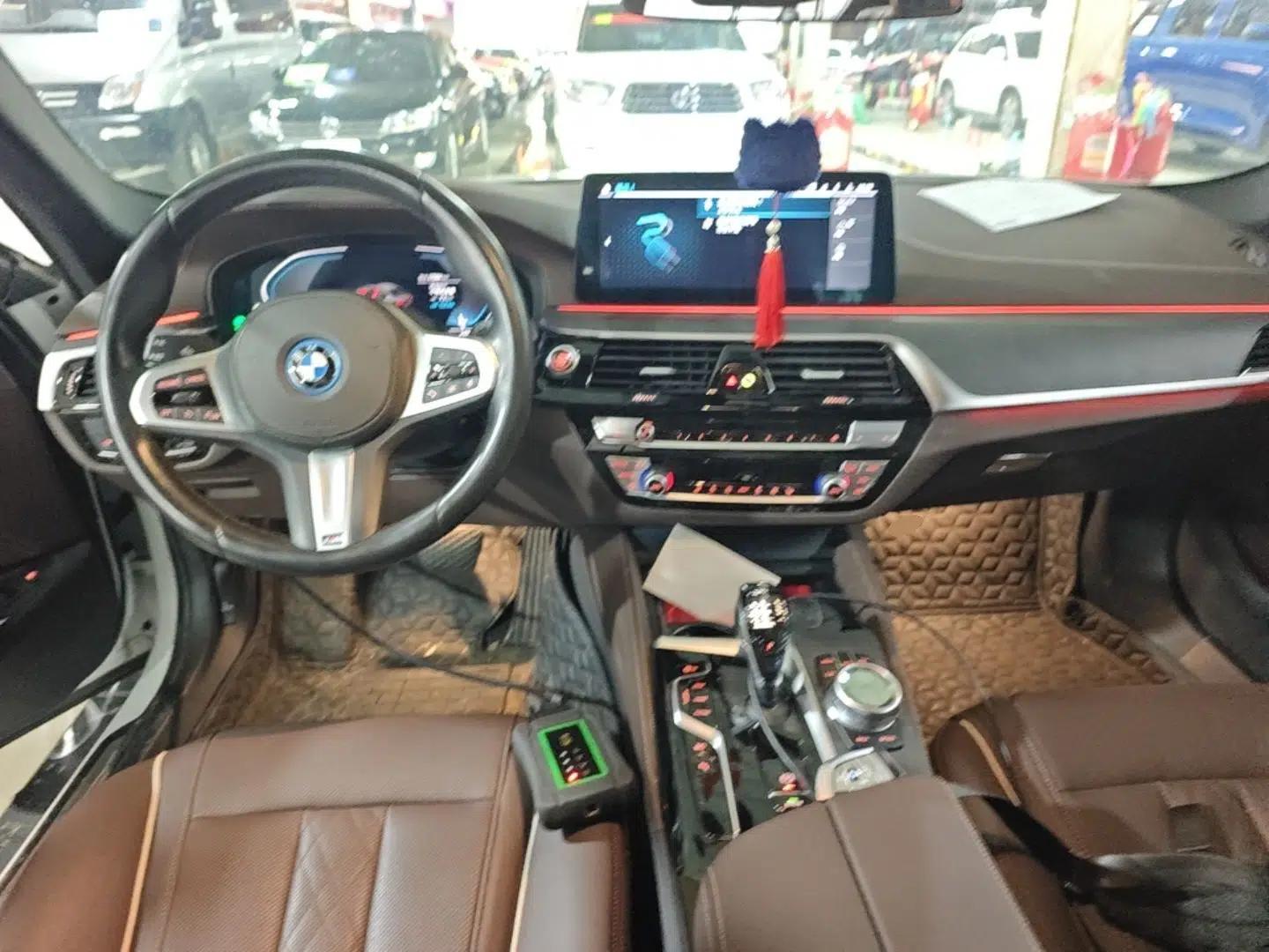 BMW 5 Series New Energy 2022 535Le M Sport Package — миниатюра 12