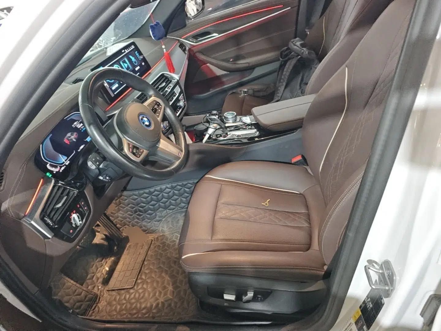 BMW 5 Series New Energy 2022 535Le M Sport Package — миниатюра 17