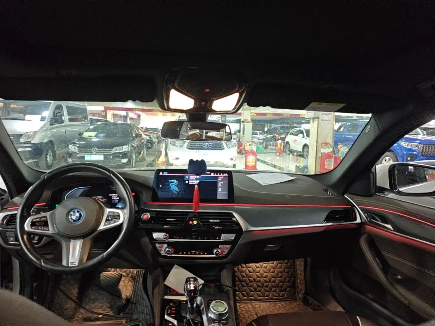 BMW 5 Series New Energy 2022 535Le M Sport Package — миниатюра 21