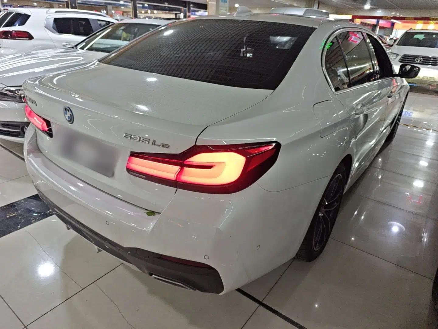 BMW 5 Series New Energy 2022 535Le M Sport Package — миниатюра 6