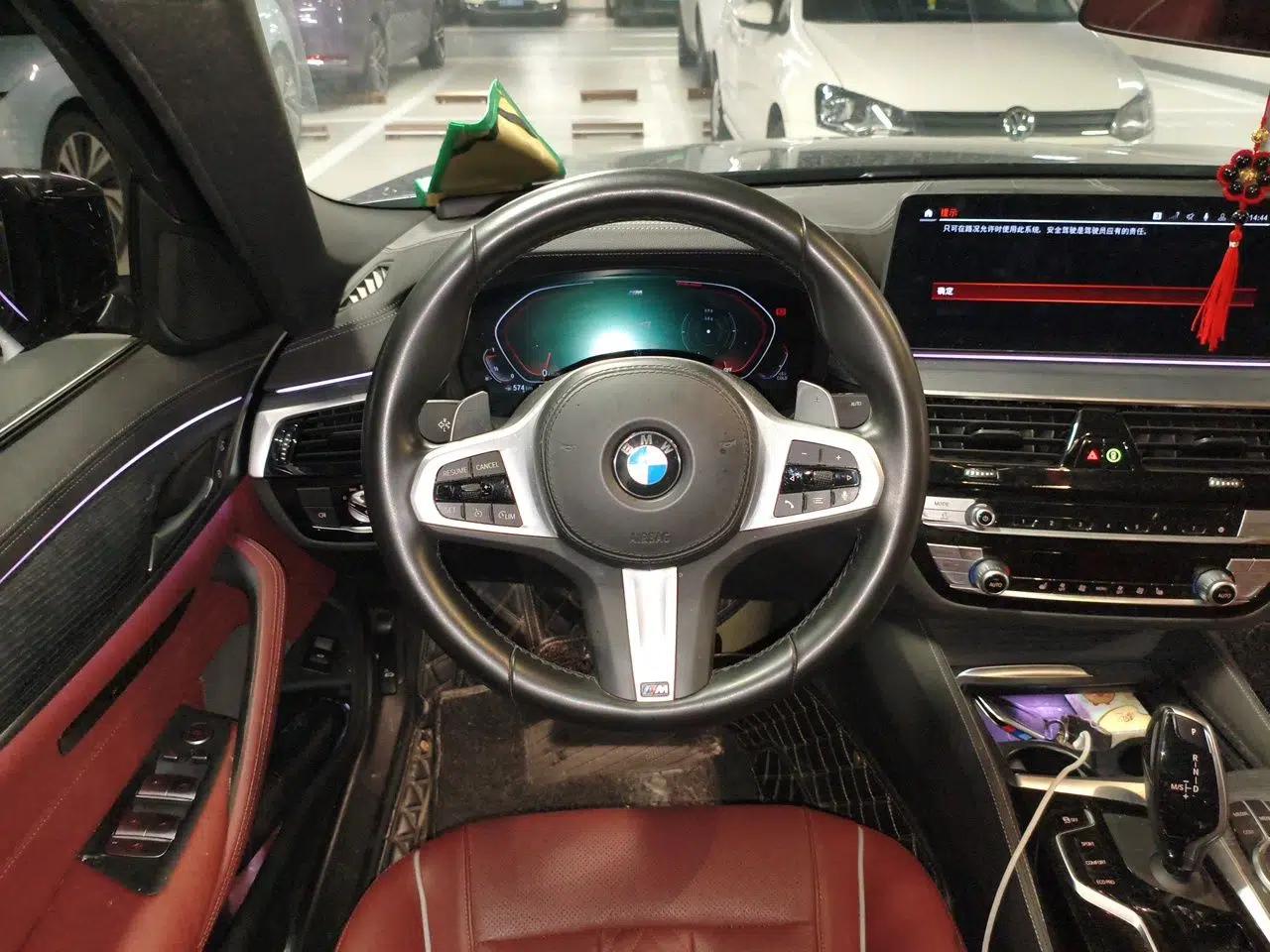 BMW 5 Series 2022 Restyled 530Li Leading Edition M Sport Package — миниатюра 10