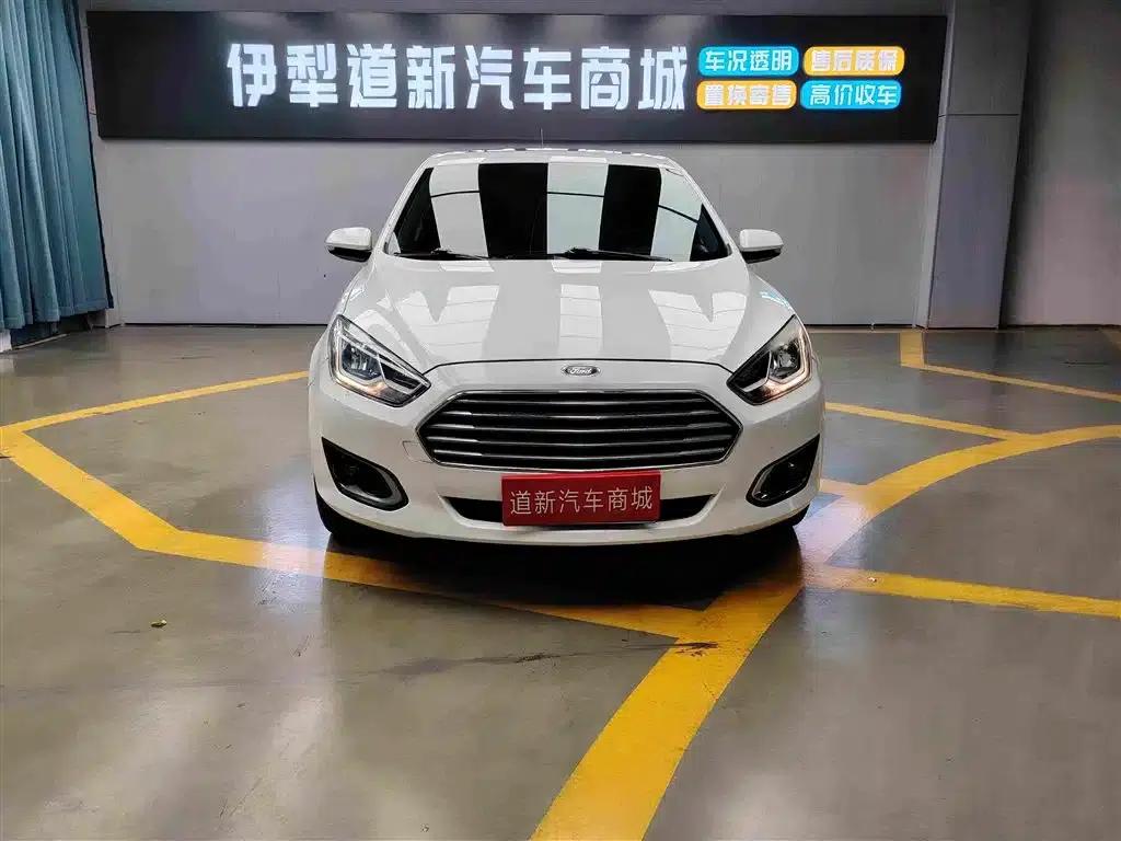 Ford Focus 2015 1.5L Automatic Comfort Model — миниатюра 2