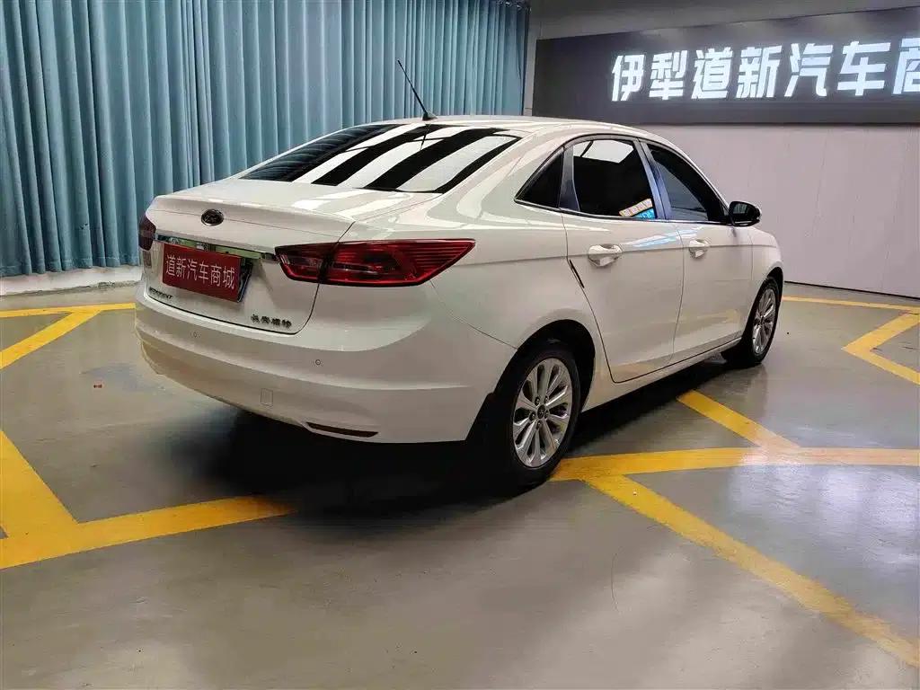 Ford Focus 2015 1.5L Automatic Comfort Model — миниатюра 9