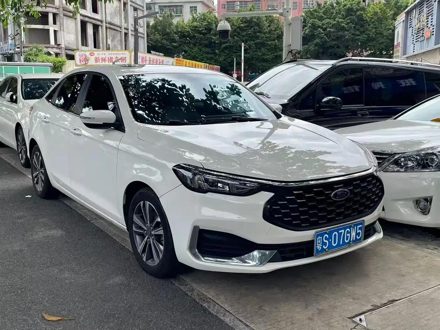 Ford Focus 2021 1.5L Automatic Platinum Edition — миниатюра 9
