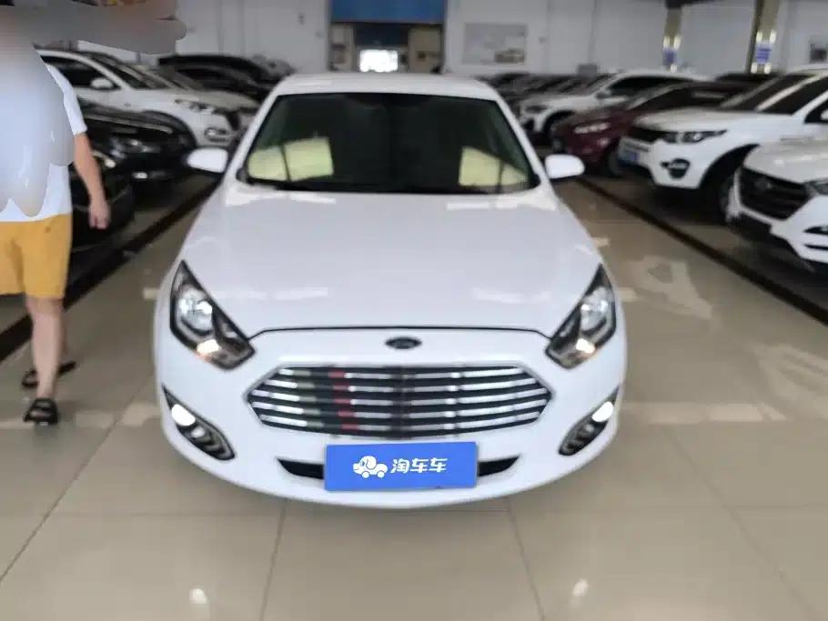 Ford Focus 2017 1.5L Automatic Comfort Model — миниатюра 2
