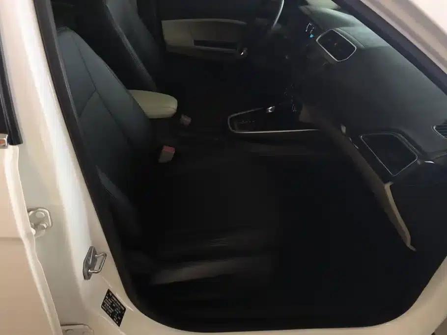Ford Focus 2017 1.5L Automatic Comfort Model — миниатюра 8