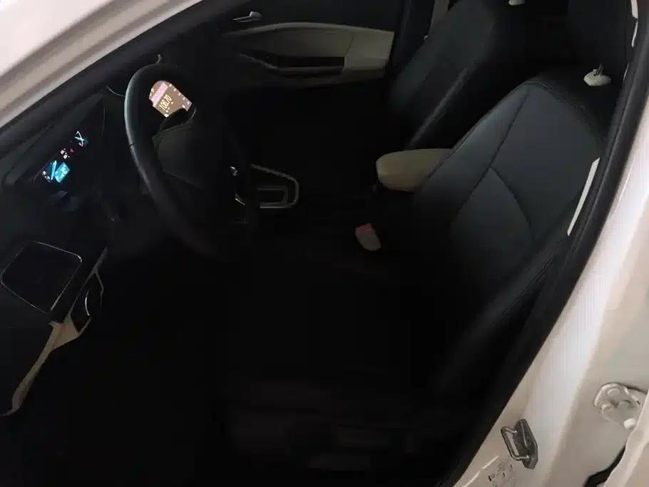 Ford Focus 2017 1.5L Automatic Comfort Model — миниатюра 9