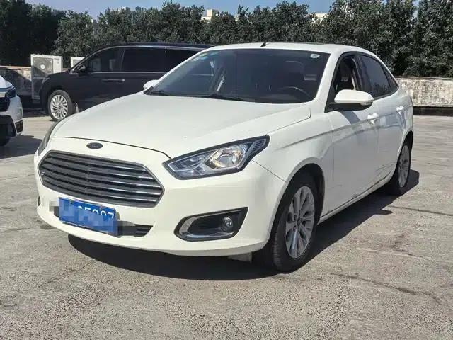 Ford Focus 2015 1.5L Automatic Fashion Edition