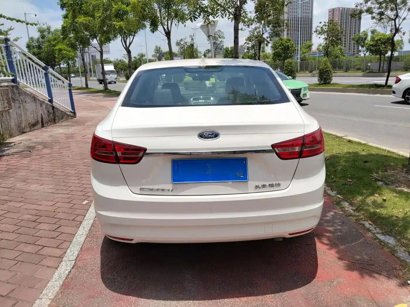 Ford Focus 2017 1.5L Automatic Comfort Model — миниатюра 5