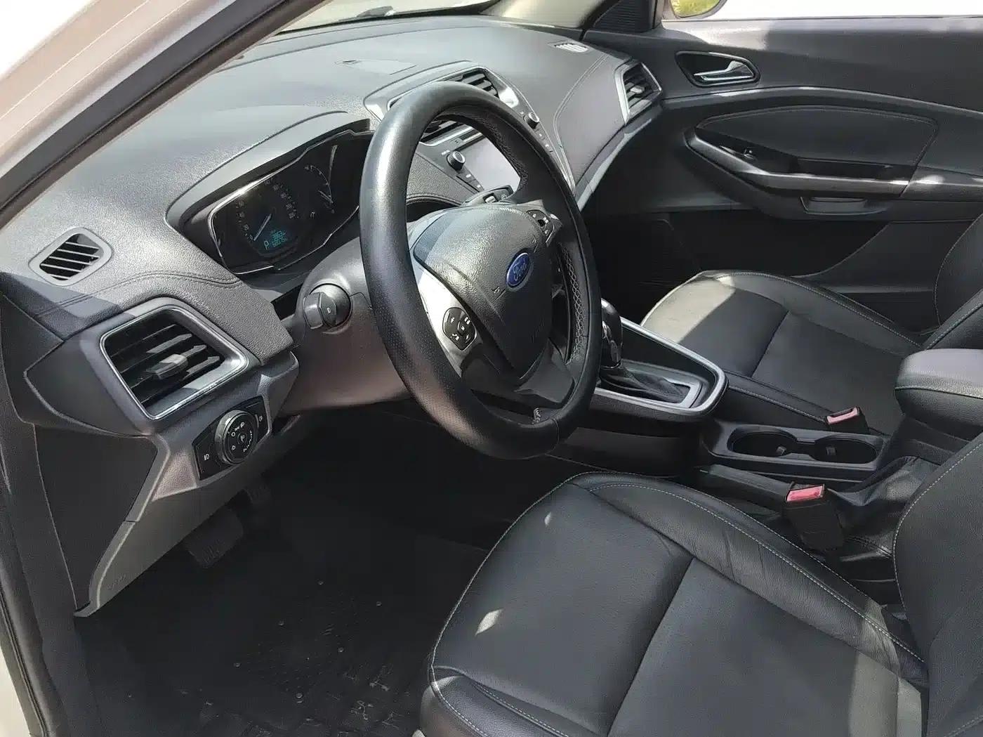 Ford Focus 2017 1.5L Automatic Comfort Model — миниатюра 7
