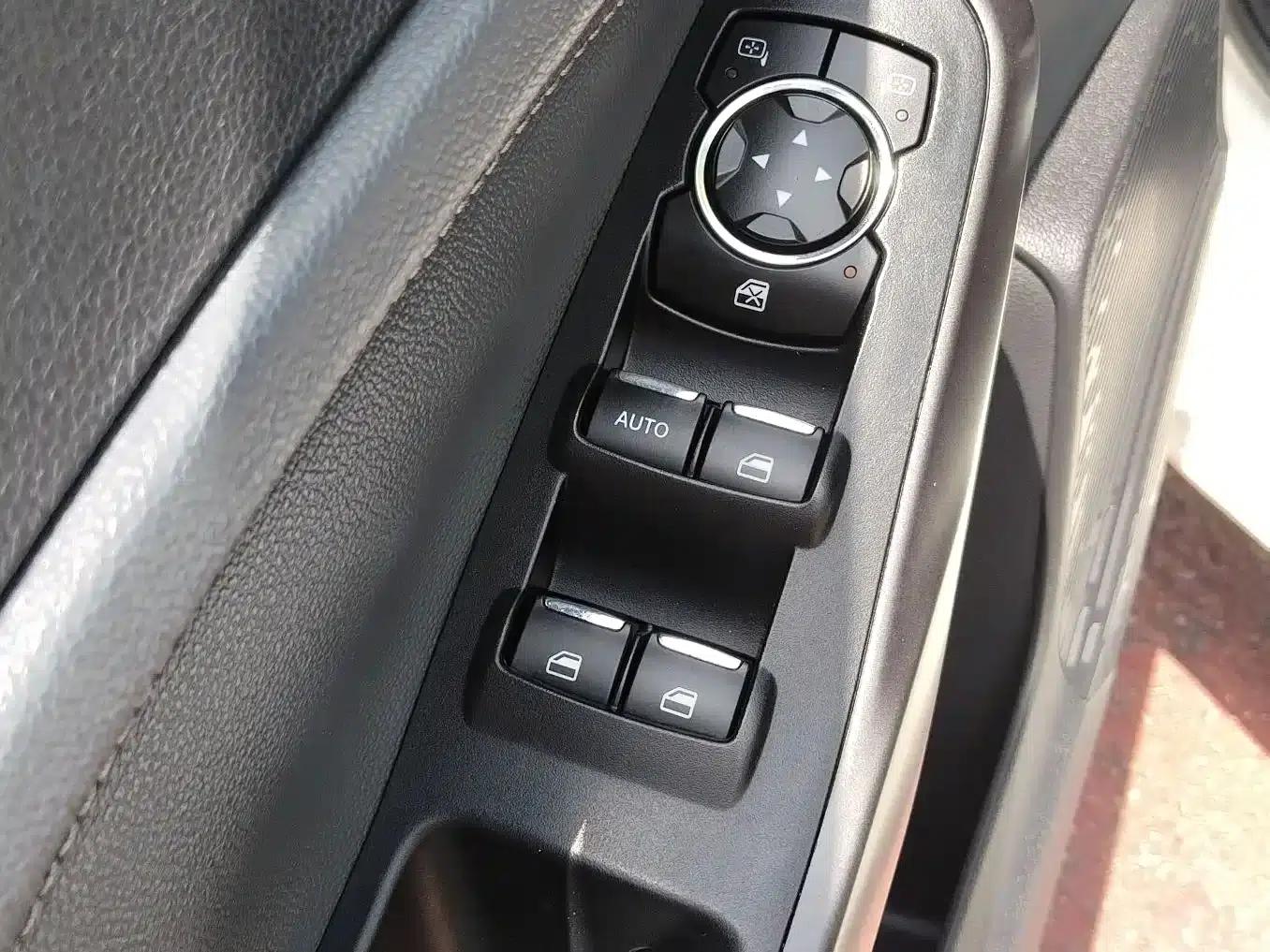 Ford Focus 2017 1.5L Automatic Comfort Model — миниатюра 10