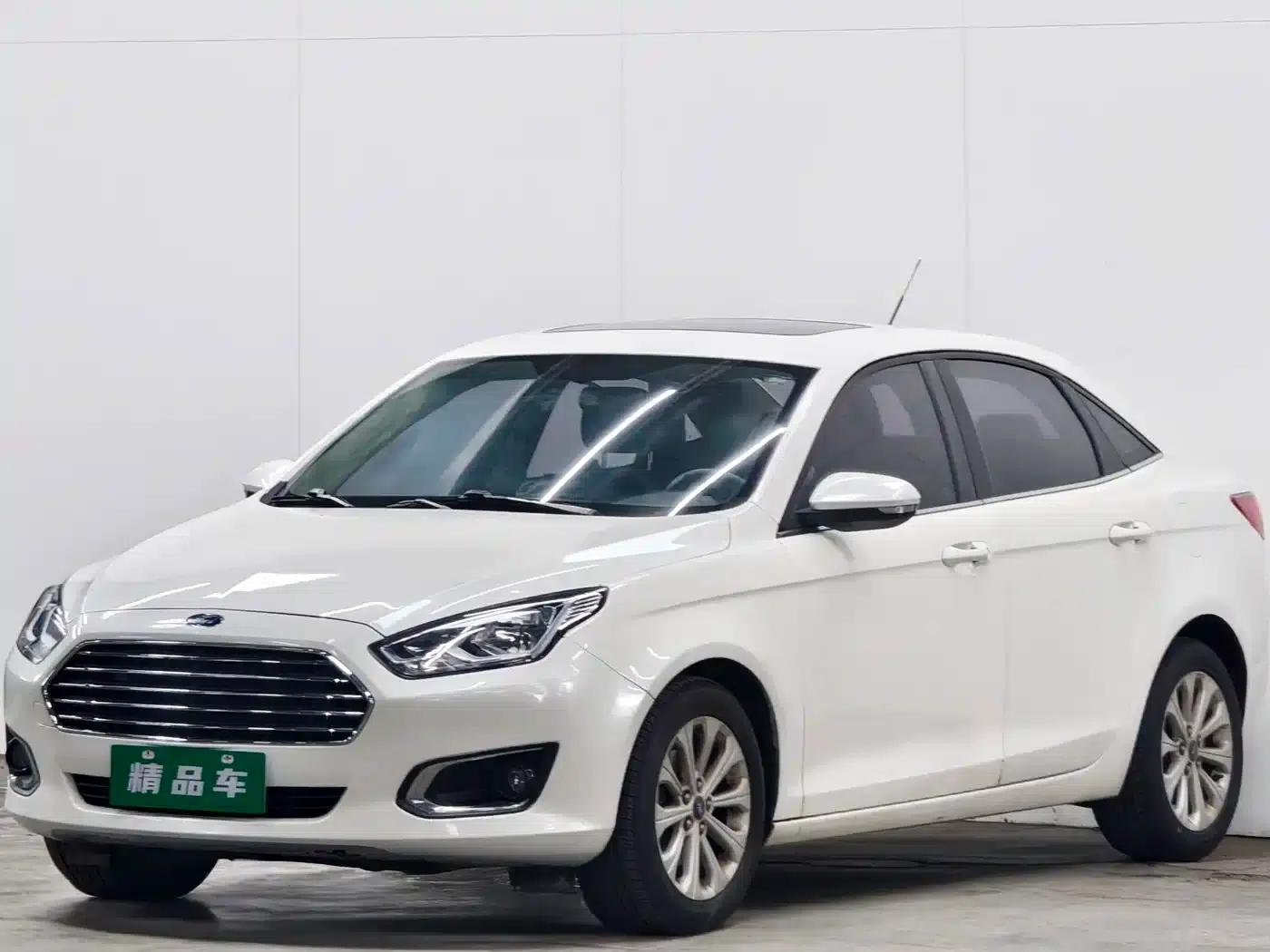 Ford Focus 2015 1.5L Automatic Fashion Edition — миниатюра 1