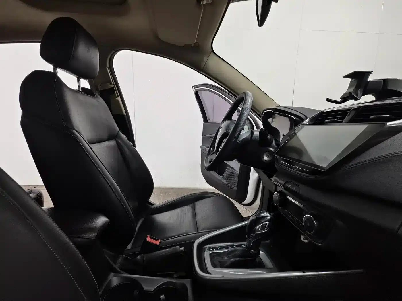 Ford Focus 2015 1.5L Automatic Fashion Edition — миниатюра 15
