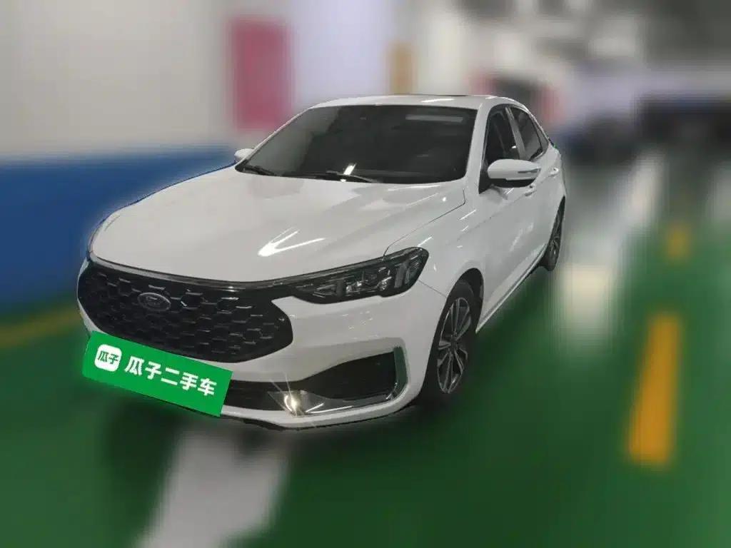 Ford Focus 2021 1.5L Automatic Diamond Edition — миниатюра 1