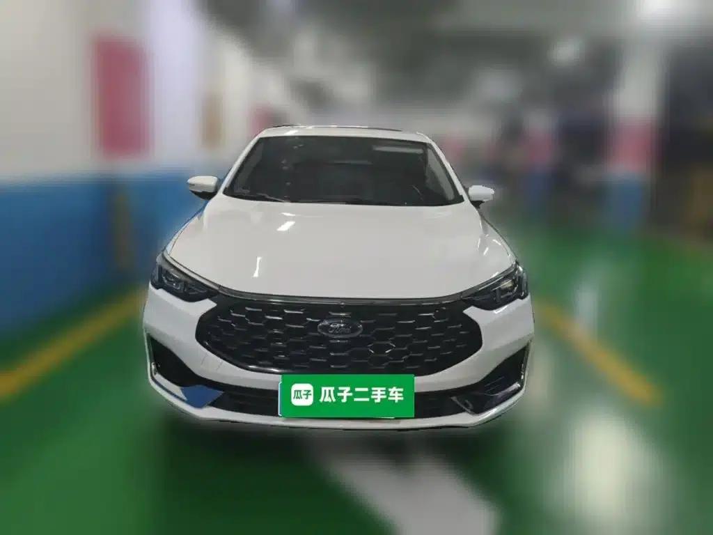 Ford Focus 2021 1.5L Automatic Diamond Edition — миниатюра 3