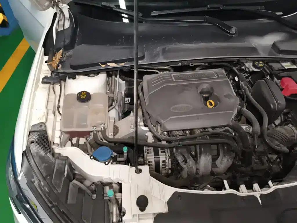 Ford Focus 2021 1.5L Automatic Diamond Edition — миниатюра 23