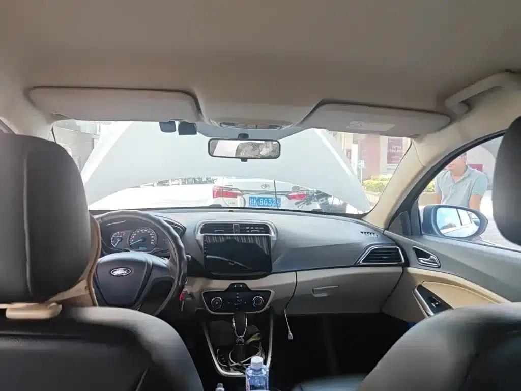 2017 Ford Focus Facelift 1.5L Automatic Comfort Model — миниатюра 15