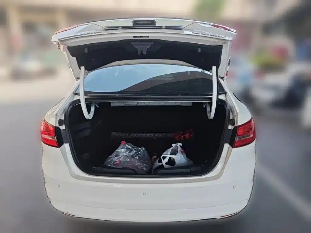 2017 Ford Focus Facelift 1.5L Automatic Comfort Model — миниатюра 16