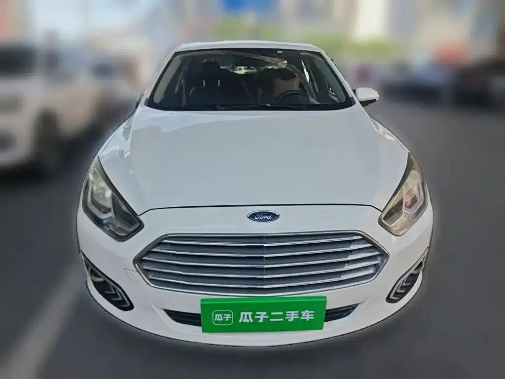 2017 Ford Focus Facelift 1.5L Automatic Comfort Model — миниатюра 3