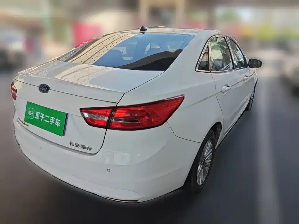 2017 Ford Focus Facelift 1.5L Automatic Comfort Model — миниатюра 5