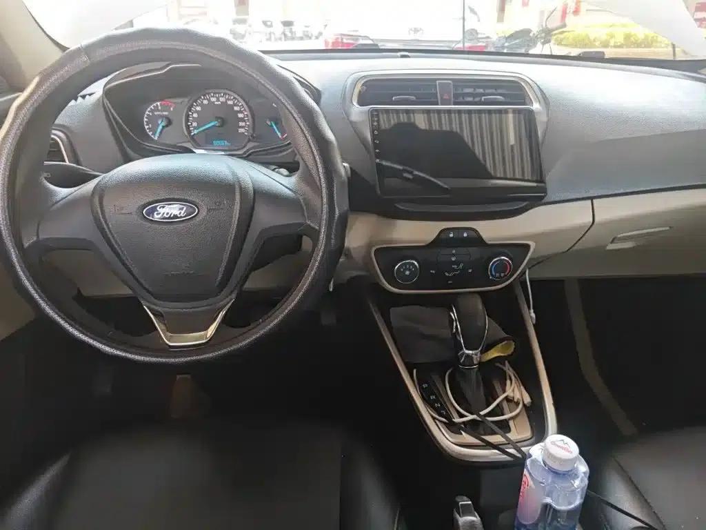 2017 Ford Focus Facelift 1.5L Automatic Comfort Model — миниатюра 6
