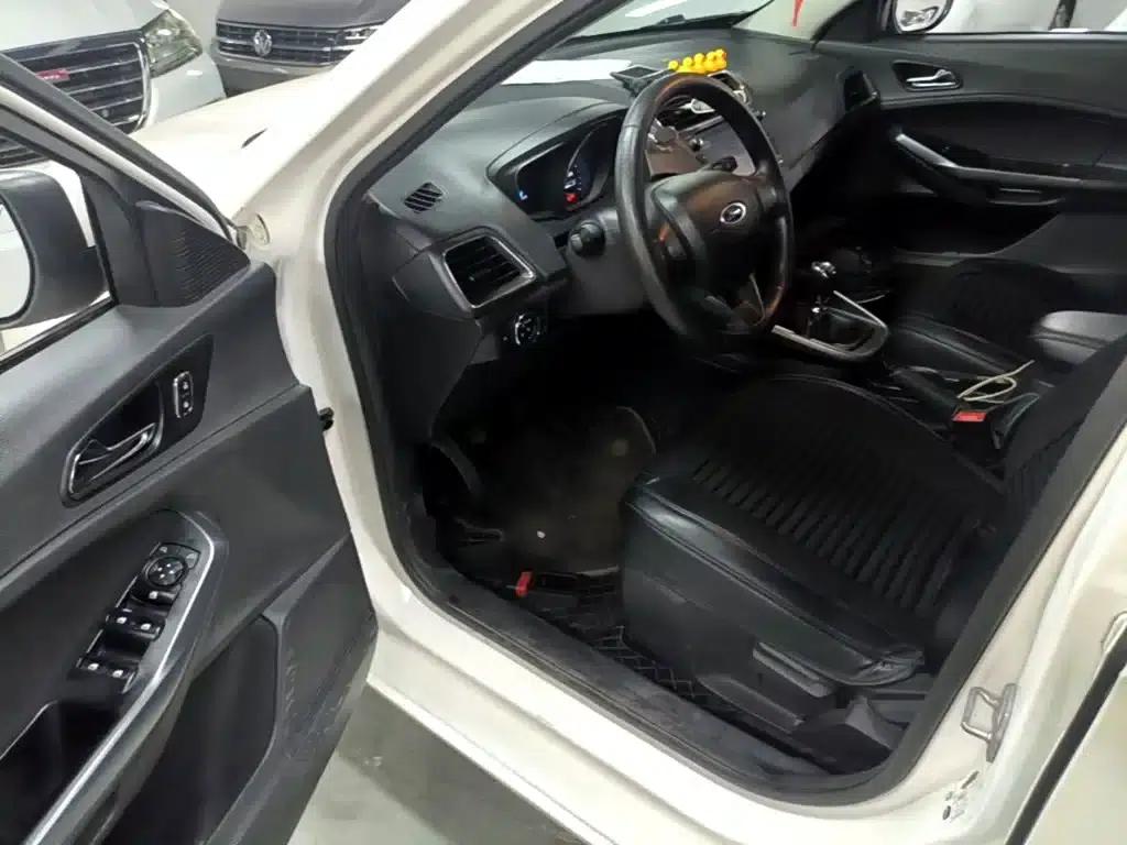 Ford Focus 2019 1.5L Manual Premium Edition — миниатюра 16