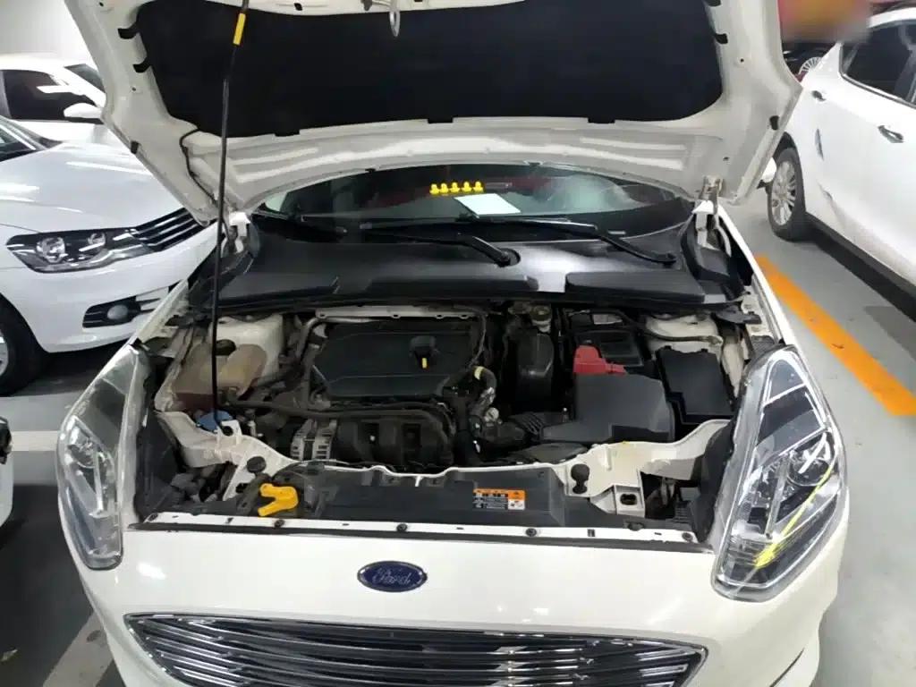 Ford Focus 2019 1.5L Manual Premium Edition — миниатюра 20