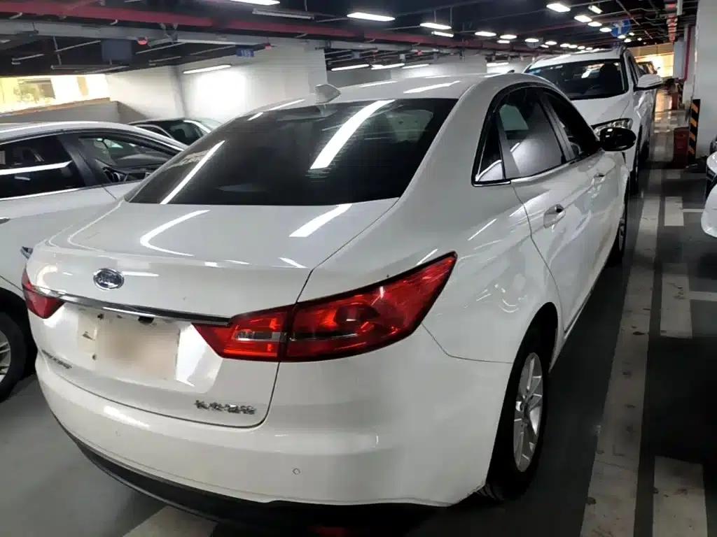 Ford Focus 2019 1.5L Manual Premium Edition — миниатюра 7