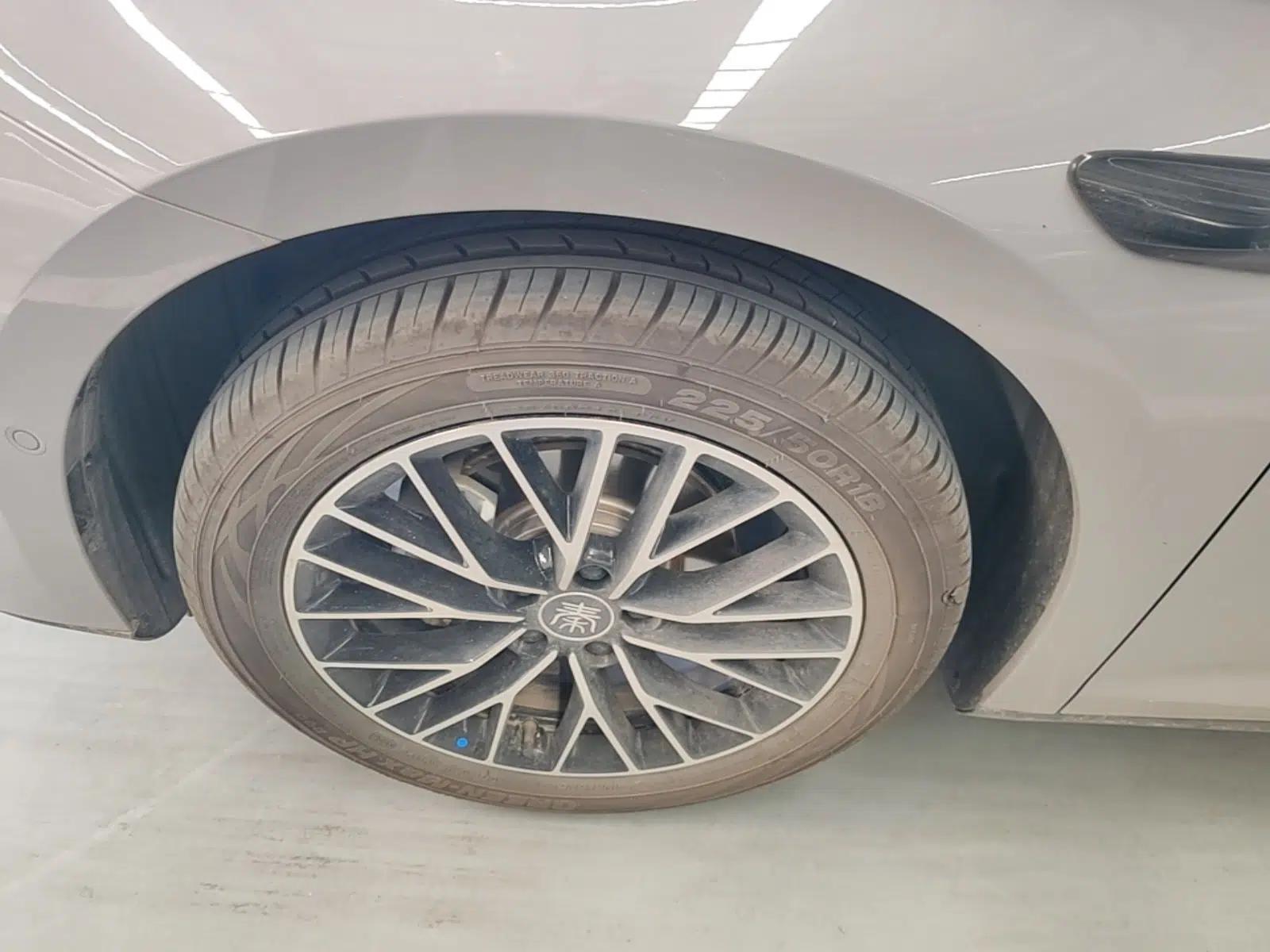 BYD Qin L 2026 Model DM-i 210KM Cloud Suspension Version — миниатюра 10