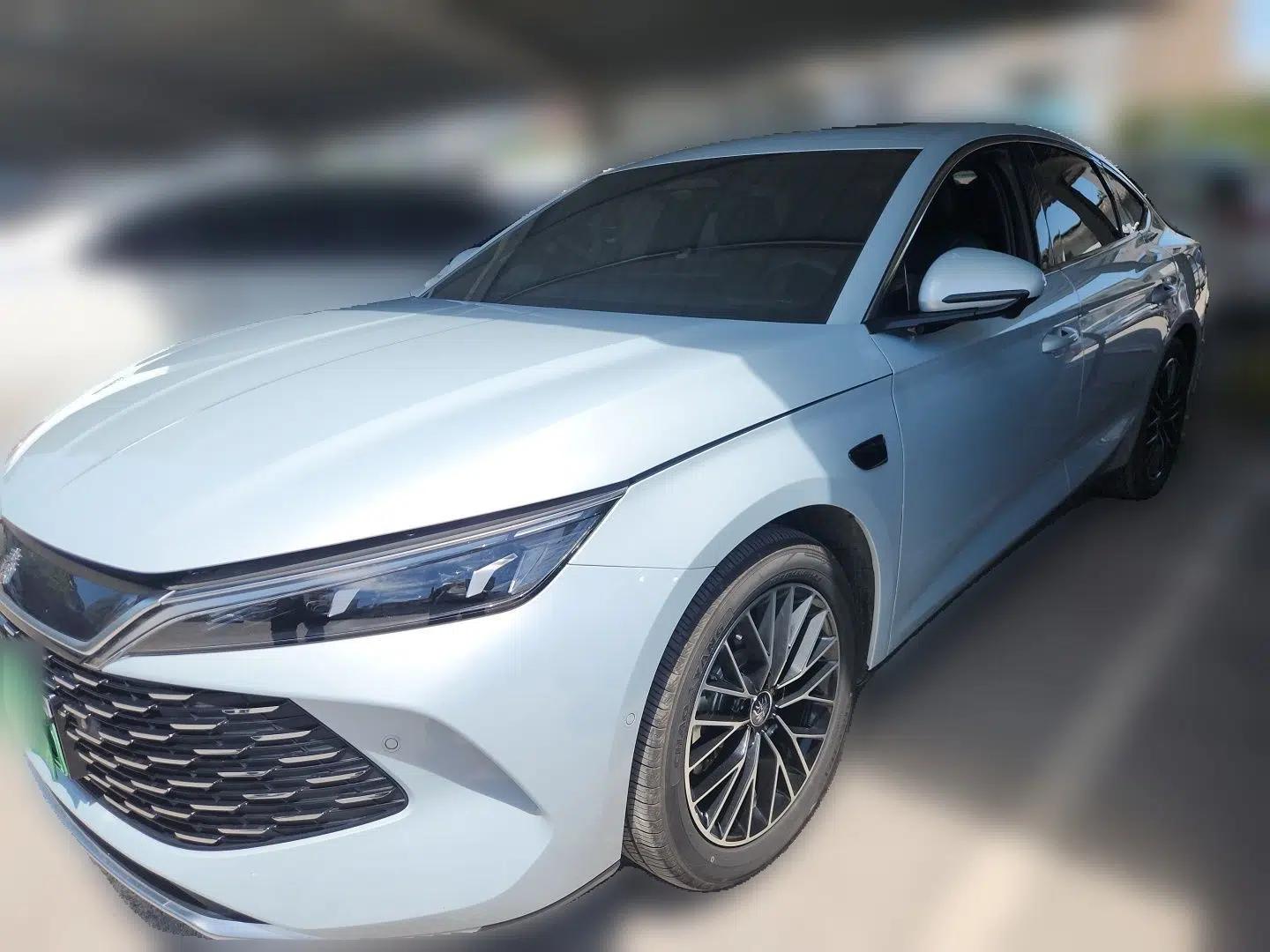 BYD Qin L 2025 DM-i Smart Drive 120KM Excellence Model — миниатюра 1