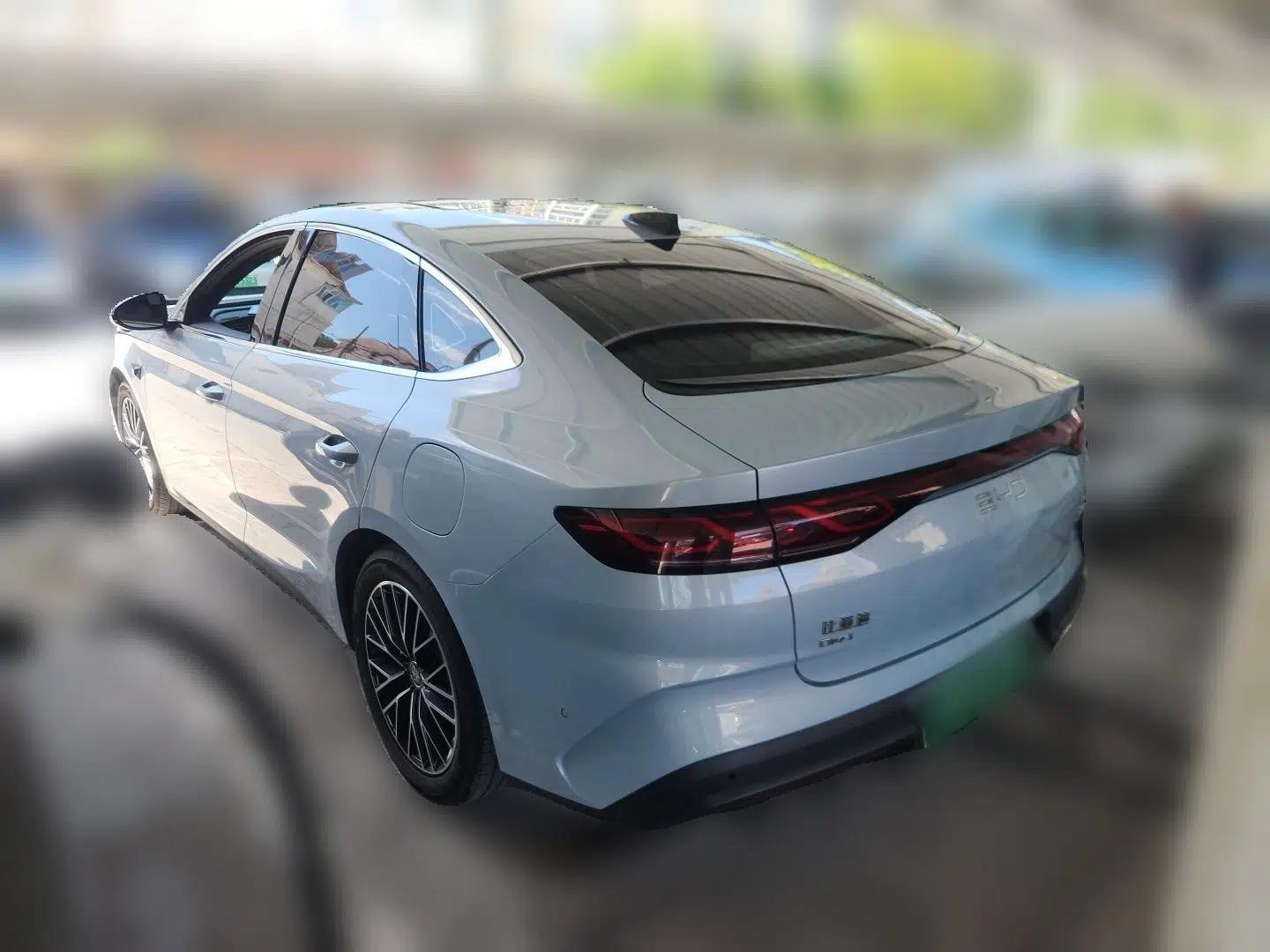 BYD Qin L 2025 DM-i Smart Drive 120KM Excellence Model — миниатюра 4