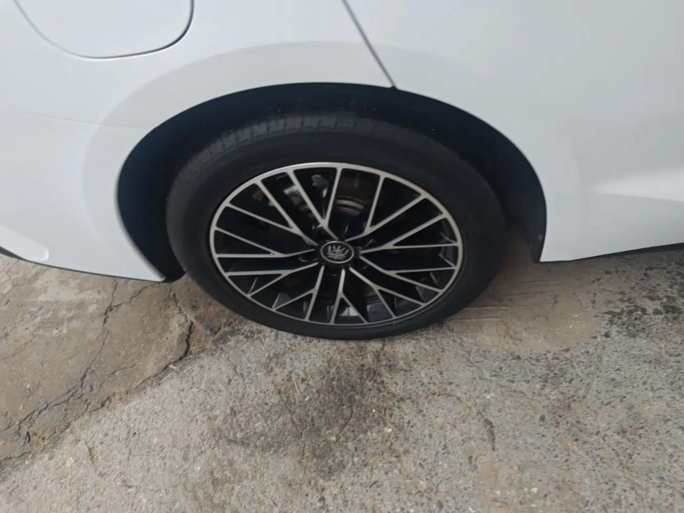 BYD Qin L 2024 DM-i 120KM Excellence Model — миниатюра 11