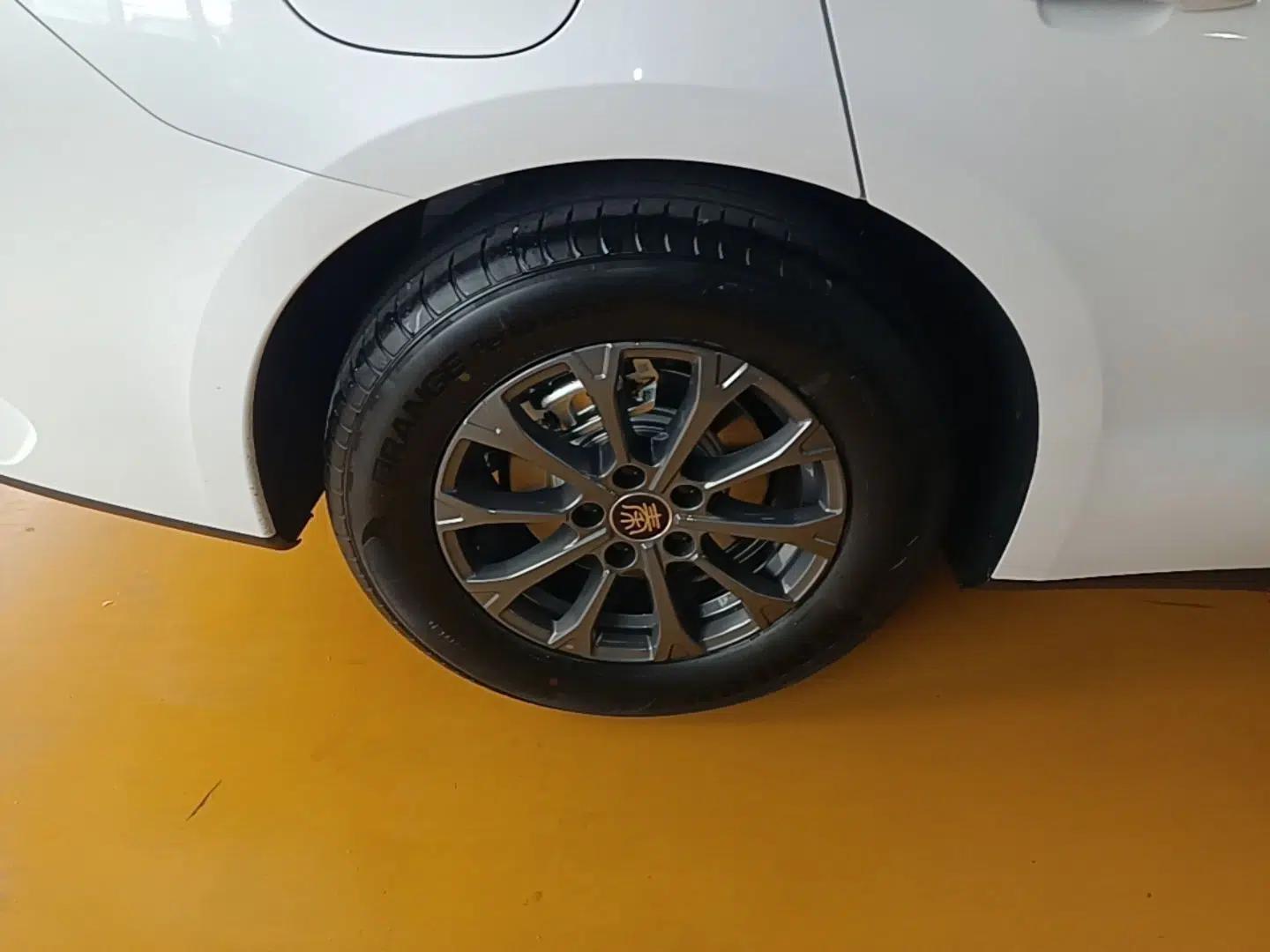 BYD Qin L 2026 DM-i 128KM Progressive Edition — миниатюра 11