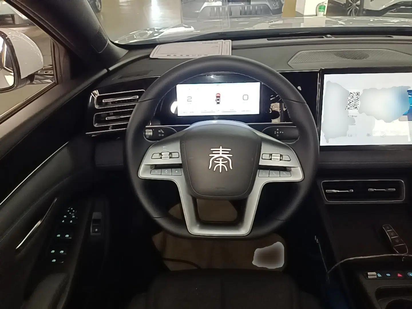BYD Qin L 2026 DM-i 128KM Progressive Edition — миниатюра 13