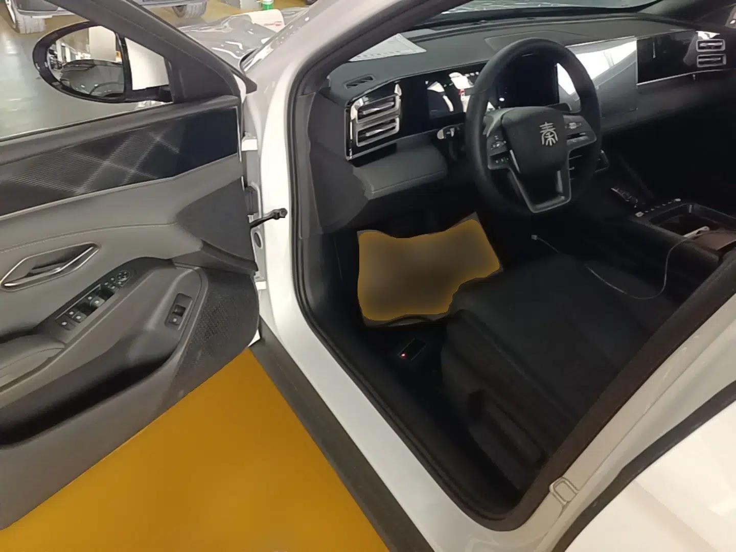 BYD Qin L 2026 DM-i 128KM Progressive Edition — миниатюра 18