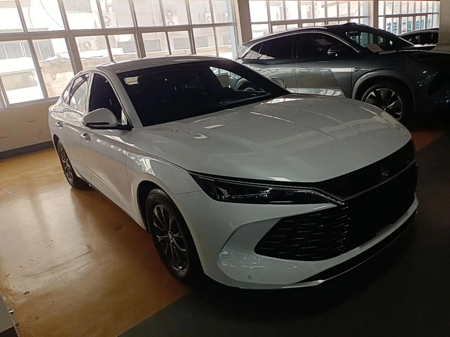 BYD Qin L 2026 DM-i 128KM Progressive Edition — миниатюра 3