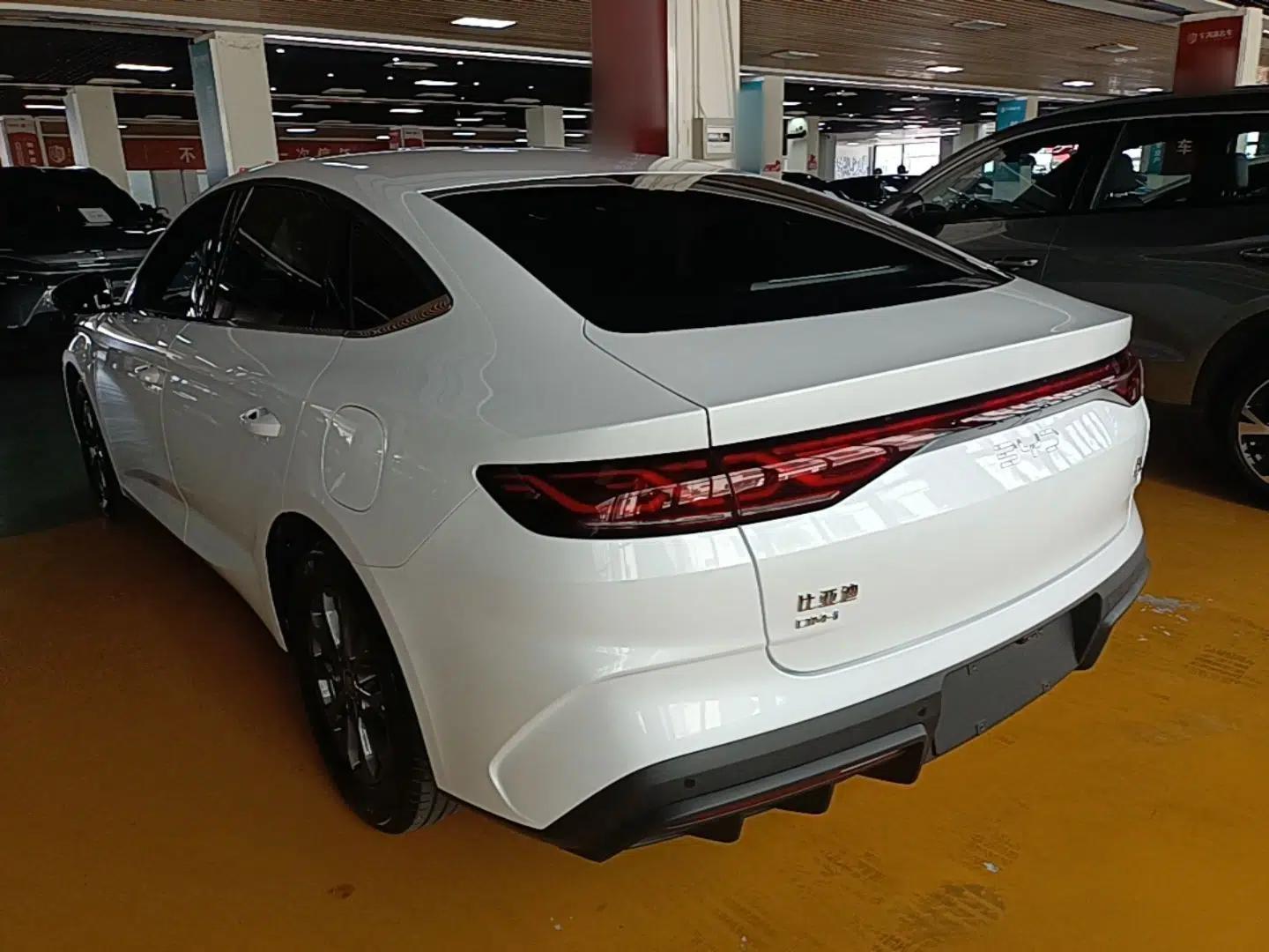 BYD Qin L 2026 DM-i 128KM Progressive Edition — миниатюра 4