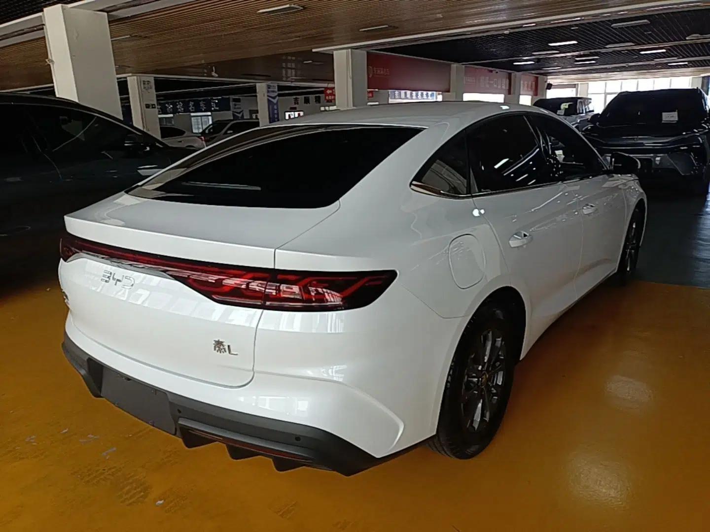 BYD Qin L 2026 DM-i 128KM Progressive Edition — миниатюра 6