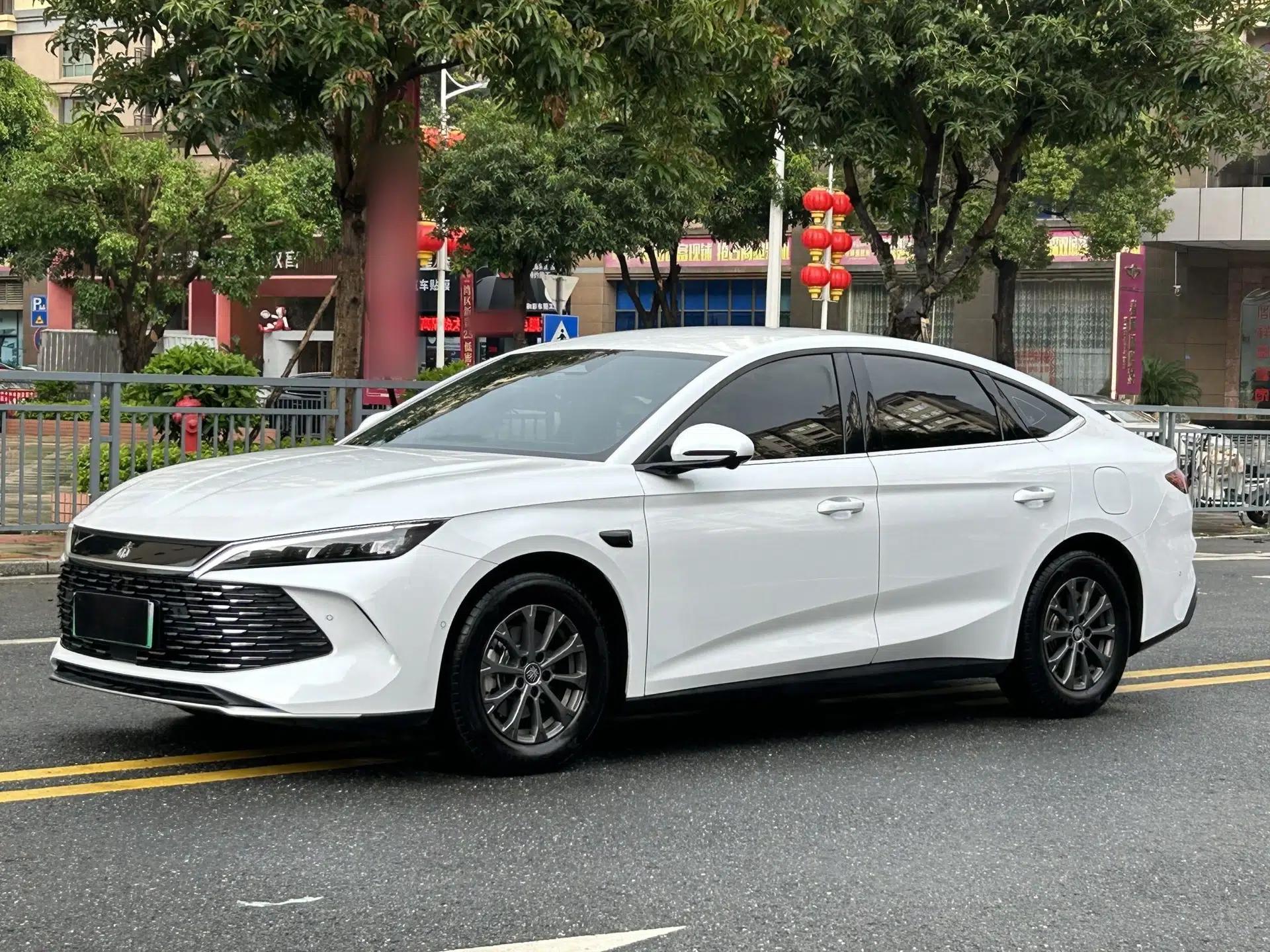 BYD Qin L 2025 DM-i Smart Drive 80KM Leading Model — миниатюра 1