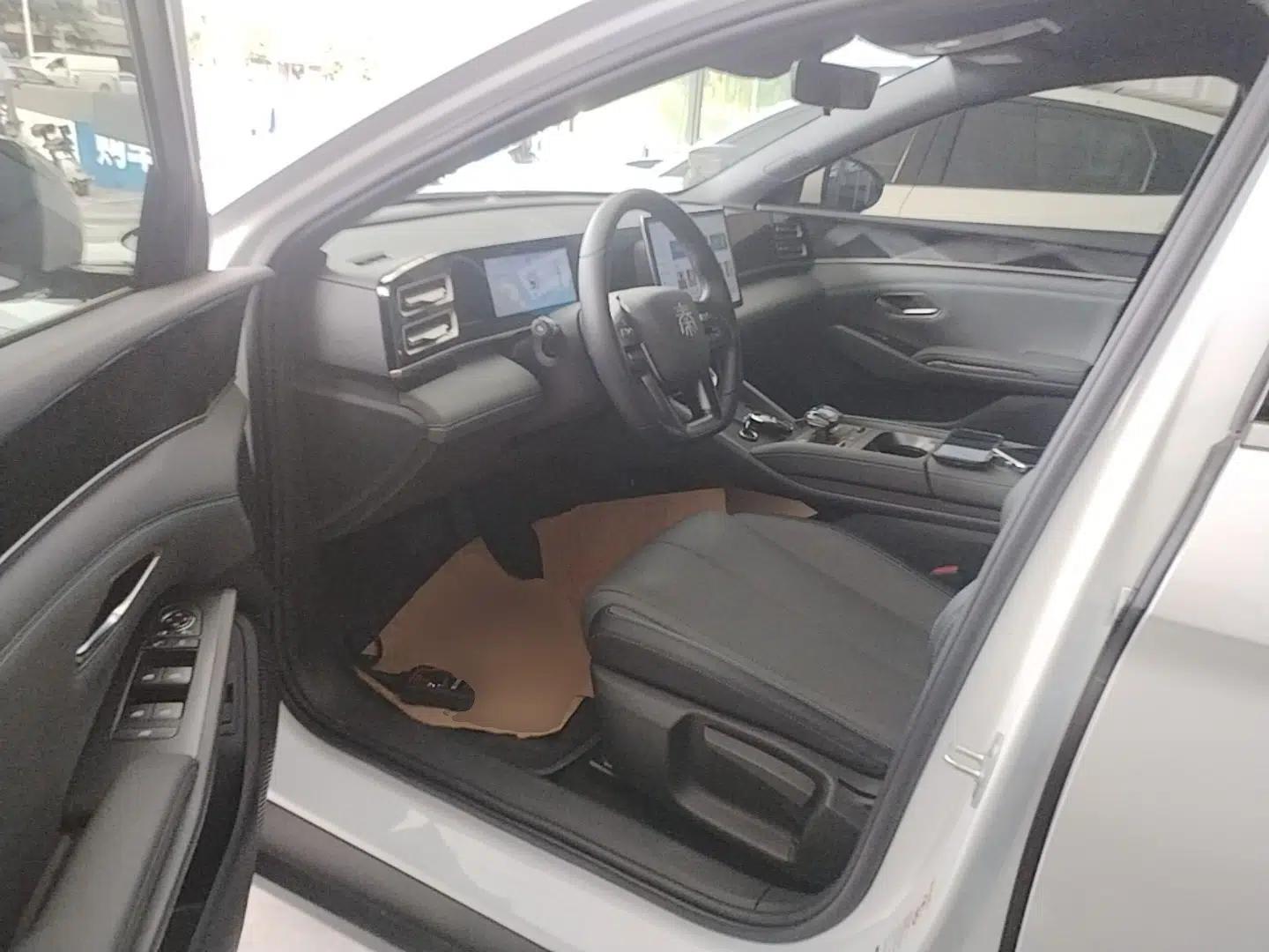 BYD Qin L 2025 DM-i Smart Drive 80KM Leading Model — миниатюра 23