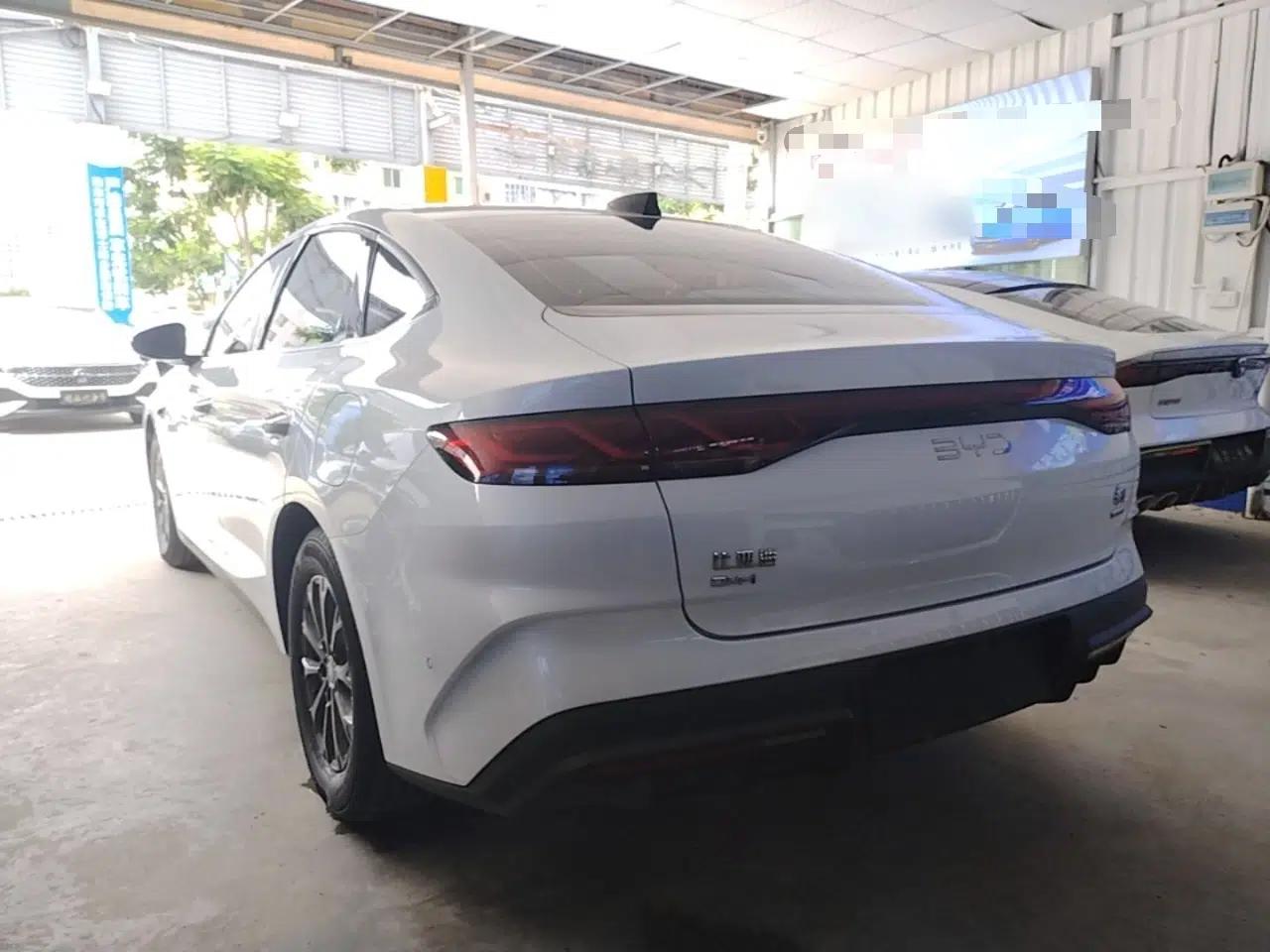 BYD Qin L 2025 DM-i Smart Drive 80KM Leading Model — миниатюра 4